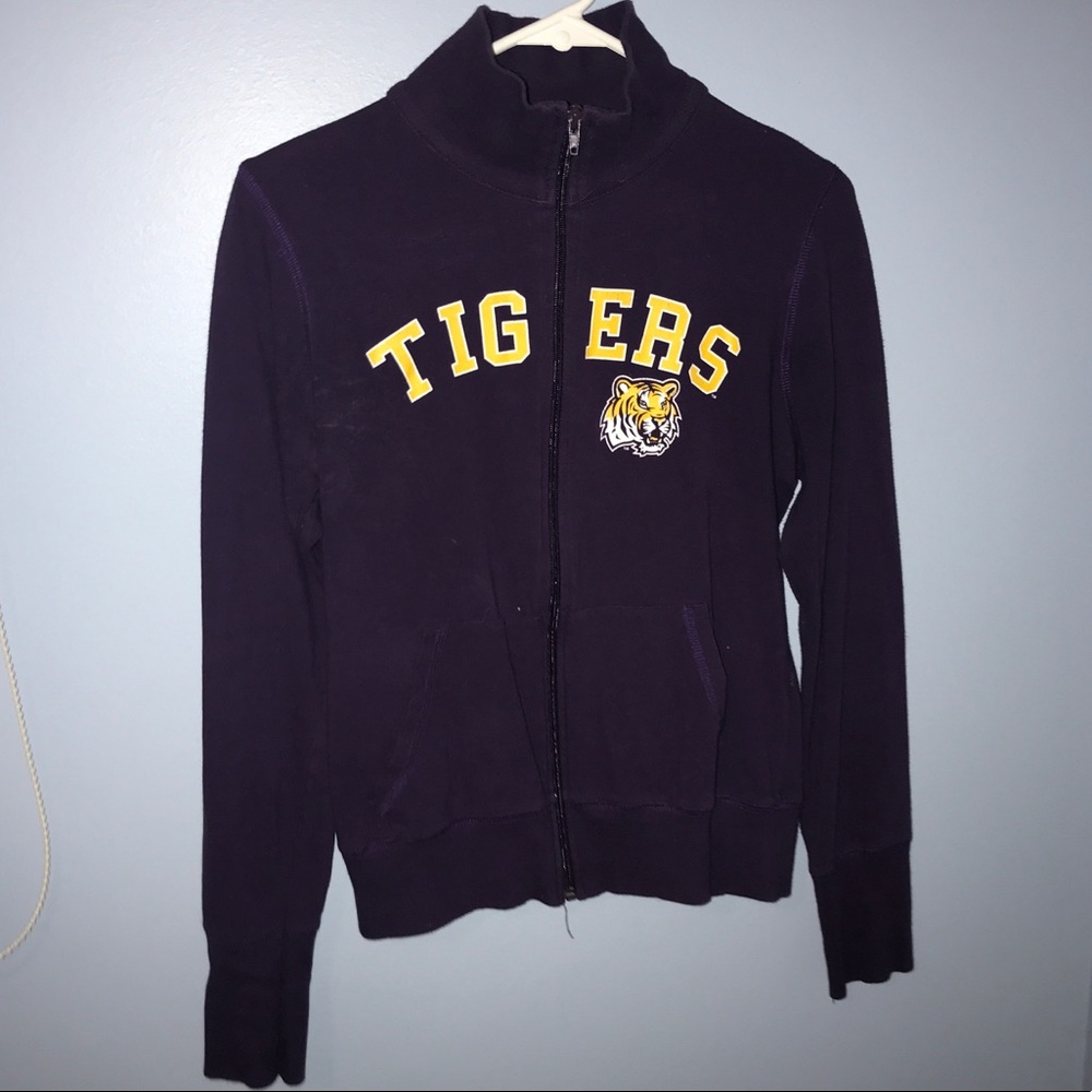 LSU Tigers zip up